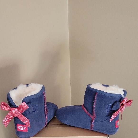 UGG Infant Navy & Red Jesse Bow Bandana  Booties - Picture 6 of 16